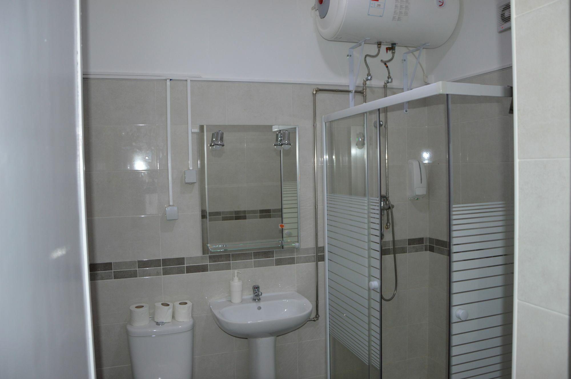 Pensión Lx Center 3*